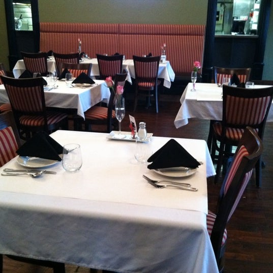 2/17/2012 tarihinde Eileen S.ziyaretçi tarafından Giancarlo’s Sicilian Steakhouse'de çekilen fotoğraf