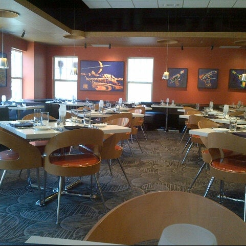 Foto tirada no(a) Eclipse Restaurant por Kate T. em 8/11/2012