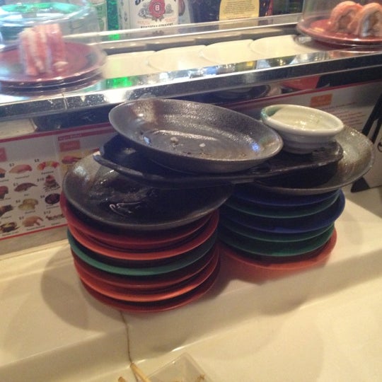 Photo taken at Sushi Envy by Cheng-Yang on 8/12/2012