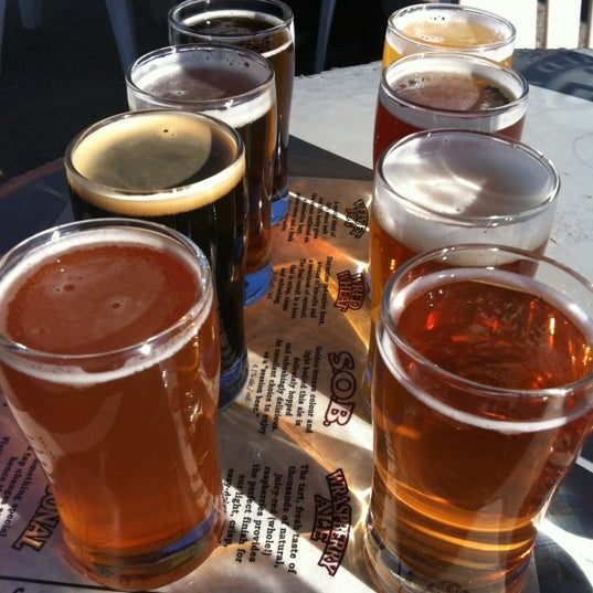 รูปภาพถ่ายที่ Wild Rose Brewery โดย Virginia S. เมื่อ 8/15/2012