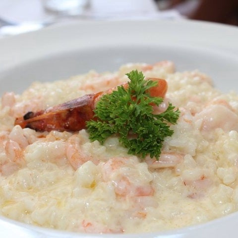 Photo taken at Restaurante Dona Florinda by Bernardo T. on 5/6/2012