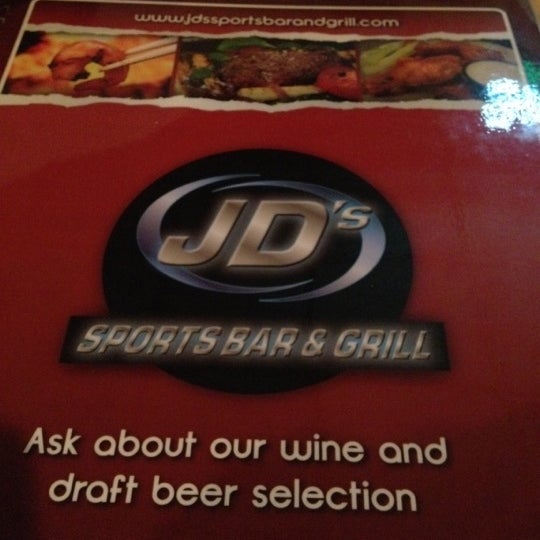 รูปภาพถ่ายที่ JD&#39;s Sports Bar And Grill โดย Pirate J. เมื่อ 3/12/2012