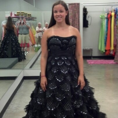 muzzies dress shop