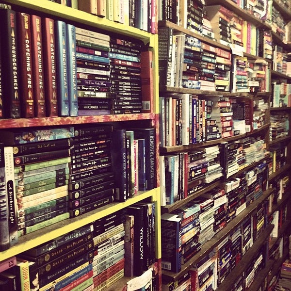 รูปภาพถ่ายที่ The Book House โดย Tori K. เมื่อ 8/14/2012