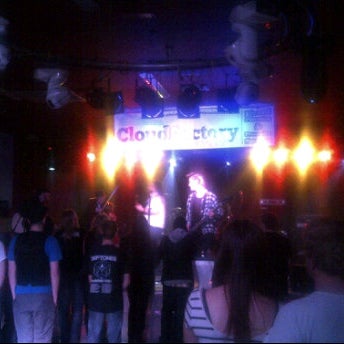 Foto scattata a Legends &amp; The Lounge da Vic C. il 3/8/2012