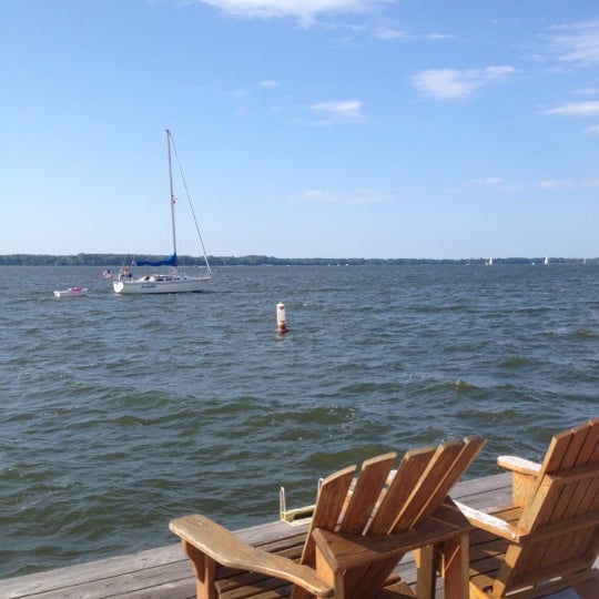 7/28/2012 tarihinde Bridget_NewGirlziyaretçi tarafından Erie Yacht Club'de çekilen fotoğraf