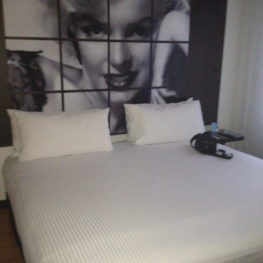 3/25/2012にAlex PがCelebrities Suites &amp; Apartmentsで撮った写真