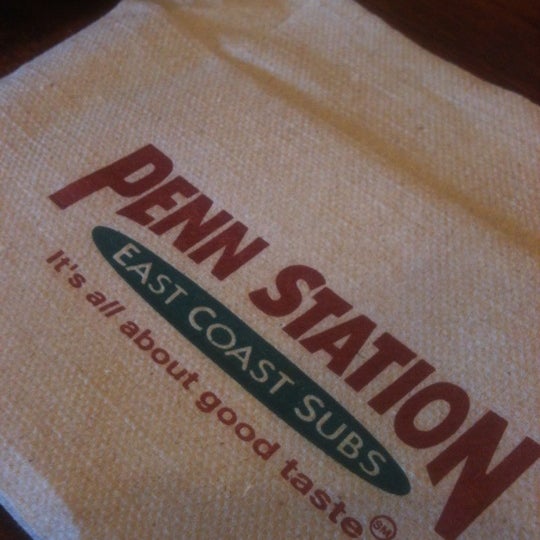 4/23/2012にLaurieがPenn Station East Coast Subsで撮った写真