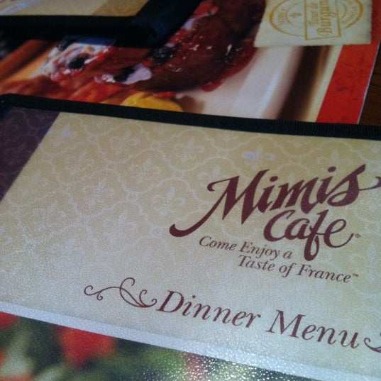รูปภาพถ่ายที่ Mimi&#39;s Cafe โดย Brian M. เมื่อ 3/28/2012