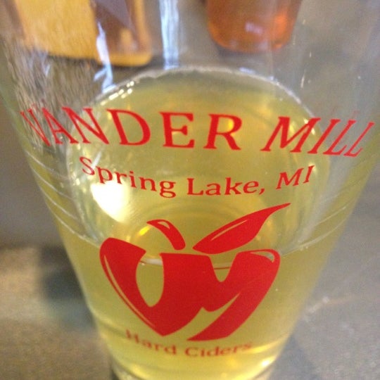 Foto tirada no(a) Vander Mill Cider por Amanda A. em 4/28/2012