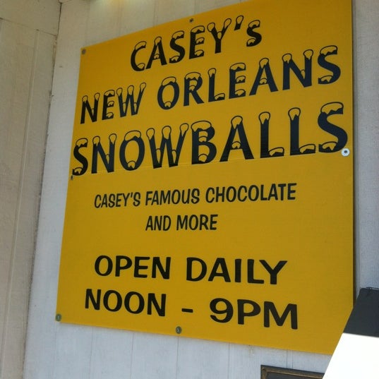 Foto scattata a Casey&#39;s New Orleans Snowballs da Bridget Michelle il 4/24/2012