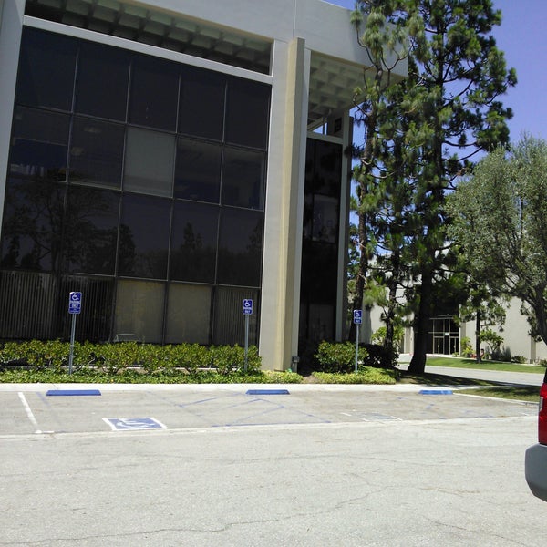 Fresh & Easy Neighborhood Market Headquarters (Now Closed) Structure