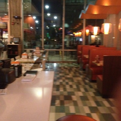 Foto tomada en Darling&#39;s Diner  por MISSLISA el 7/30/2012