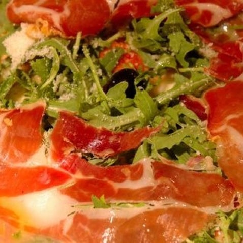 Photo taken at La Pizzeria by gabriel e. on 9/9/2012