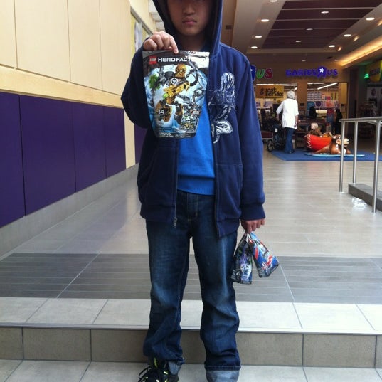 Photos at Toys"R"Us Willowbrook Langley, BC