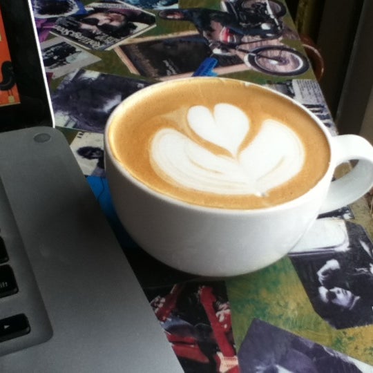 2/27/2012にAlyssa G.がDessert Oasis Coffee Roastersで撮った写真