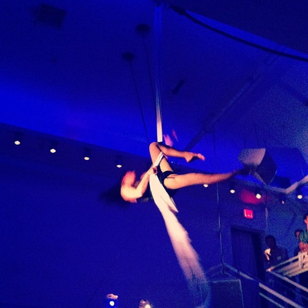 Photo taken at supperclub san francisco by Josef D. on 6/29/2012