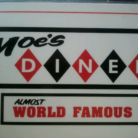 Foto tirada no(a) Moe&#39;s Diner por George F. em 9/3/2012
