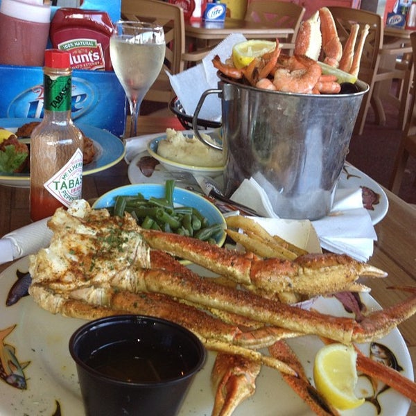 Photo taken at Crabby Bill&#39;s Clearwater Beach by First Class Fashionista on 9/7/2012