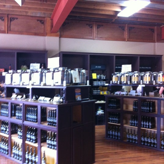 The Tasteful Olive - Downtown Overland Park - 3 tips from ...