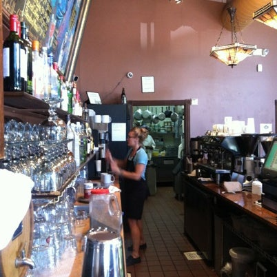 Foto diambil di Gallop Cafe oleh Usaj R. pada 7/31/2012