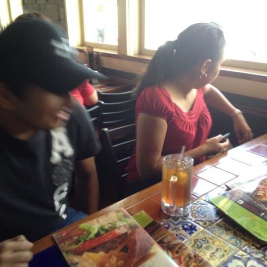 Photo taken at Chili&#39;s Grill &amp; Bar by Josue T. on 7/12/2012