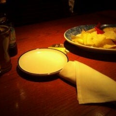 Photo taken at Red Lobster by Trowaa R. on 4/8/2012