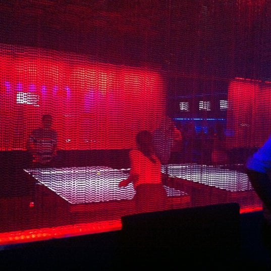 6/30/2012にVladimir V.がChalk Ping Pong &amp; Billiards Loungeで撮った写真