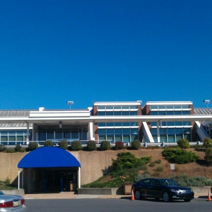 Foto tirada no(a) Lehigh Valley International Airport (ABE) por Matt T. em 9/10/2012