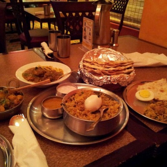 Das Foto wurde bei Karaikudi Chettinad South Indian Restaurant von @Moni_Assi F. am 3/4/2012 aufgenommen