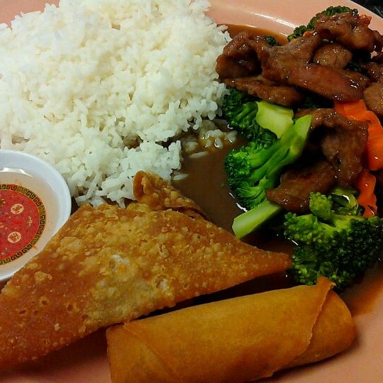 RoongFah Thai Restaurant in Los Angeles