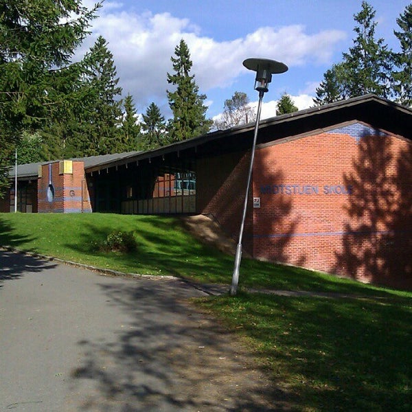 Midtstuen Skole Slemdal 19 ziyaretçi