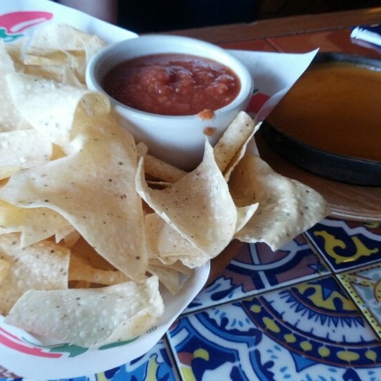 Photo taken at Chili&#39;s Grill &amp; Bar by Aly M. on 7/3/2012