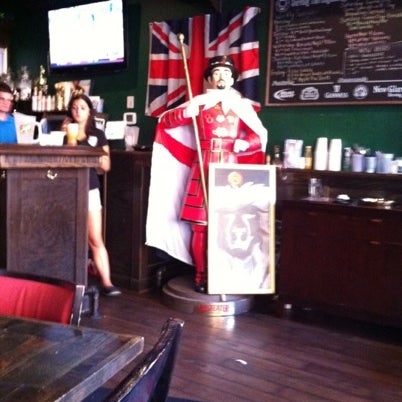 8/29/2012 tarihinde Carmen H.ziyaretçi tarafından Three Lions Pub'de çekilen fotoğraf