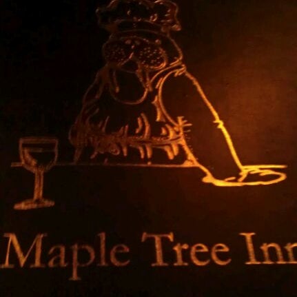 Das Foto wurde bei Maple Tree Inn von Catfish B. am 3/3/2012 aufgenommen
