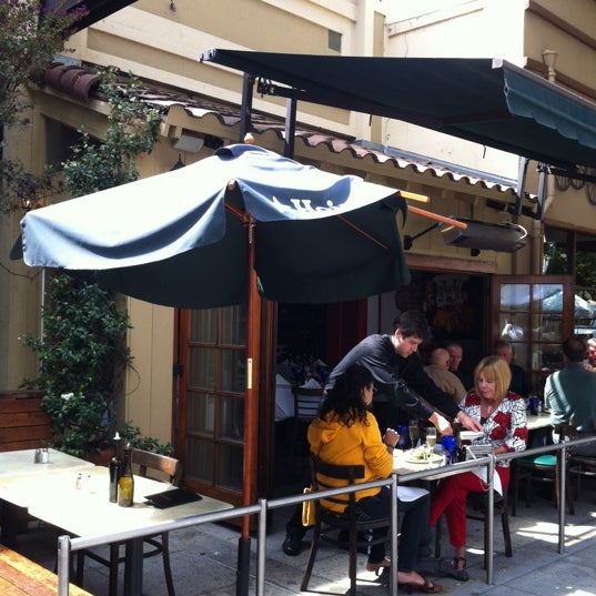 Photo taken at 71 Saint Peter Restaurant by Bob Q. on 8/31/2012