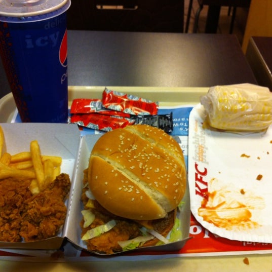 7/23/2012 tarihinde Mansur M.ziyaretçi tarafından KFC'de çekilen fotoğraf