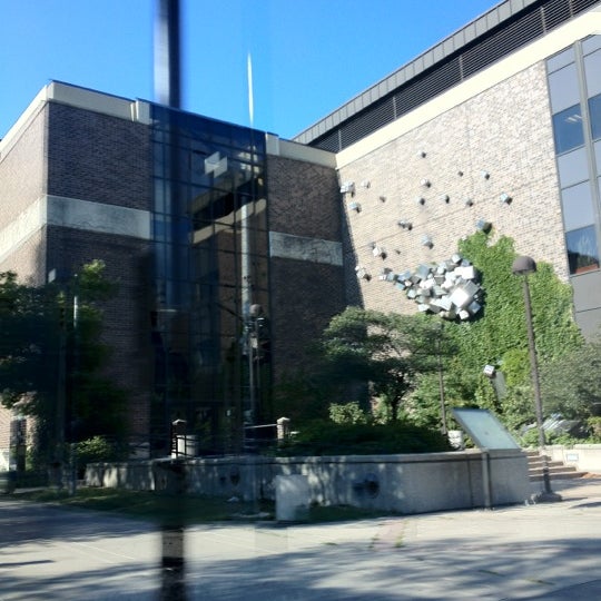 UIC SES Science & Engineering South University Village Little