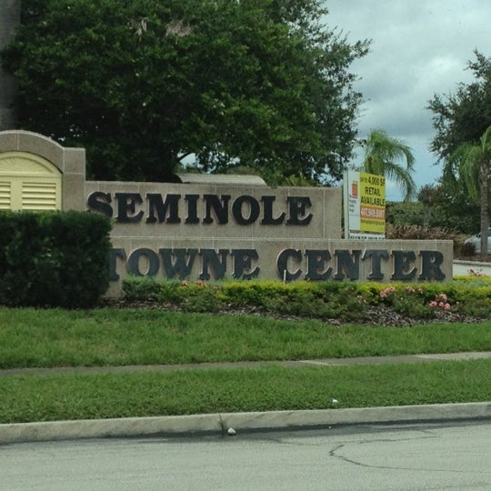 Das Foto wurde bei Seminole Towne Center von Joey am 7/18/2012 aufgenommen
