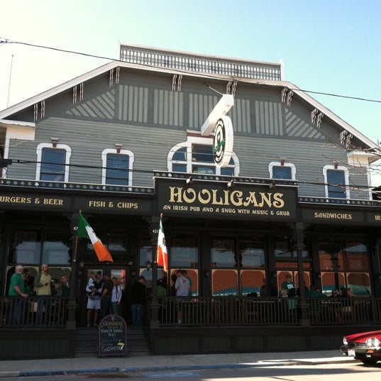 6/25/2012 tarihinde Erica D.ziyaretçi tarafından Hooligan&#39;s Pub'de çekilen fotoğraf
