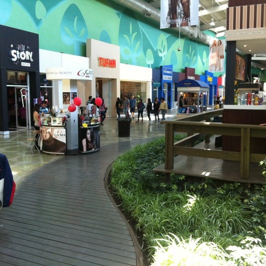 Las Plazas Outlet - Centro comercial