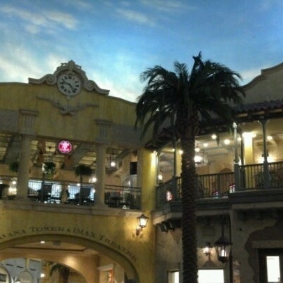 รูปภาพถ่ายที่ IMAX Theatre at Tropicana Casino &amp; Resort โดย Ken G. เมื่อ 7/22/2012