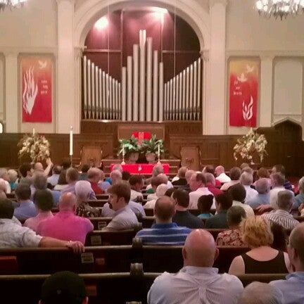 Снимок сделан в Saint Mark United Methodist Church of Atlanta пользователем Kale W. 6/24/2012