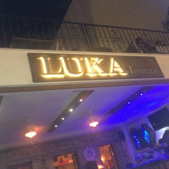 Foto scattata a Luka Lounge &amp; Bar da hı hıı il 8/29/2012