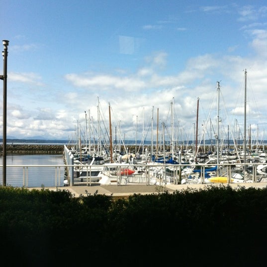 5/5/2012 tarihinde Jennie C.ziyaretçi tarafından Seattle Sailing Club'de çekilen fotoğraf