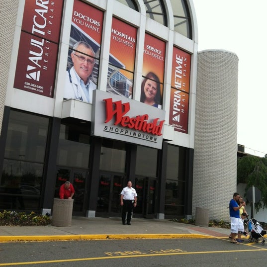 6/16/2012にDenise S.がBelden Village Mallで撮った写真