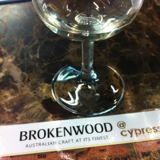 Foto scattata a Brokenwood Wines da Luke M. il 5/25/2012