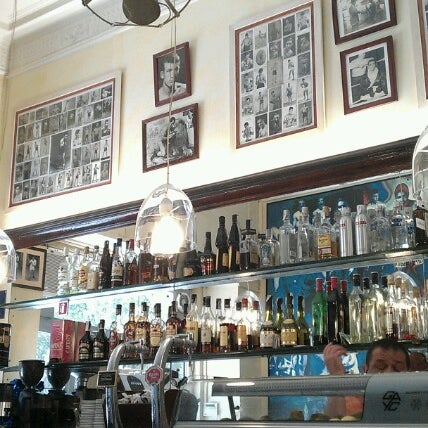 8/4/2012にQuintie B.がMundial Barで撮った写真