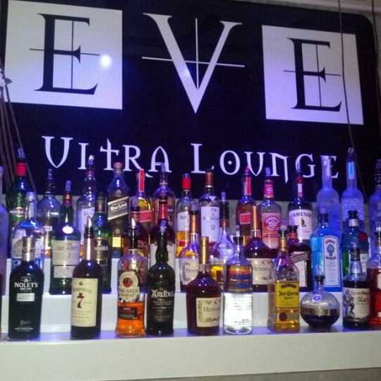 Photo prise au Eve Ultra Event Space and Catering Hall par Manny C. le8/24/2012