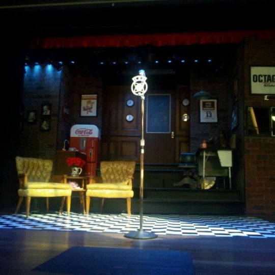 Stage Door Canteen Central Business District 7 tips